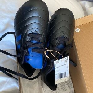 Brand new soccer cleats in box with tag, missed my return window…
